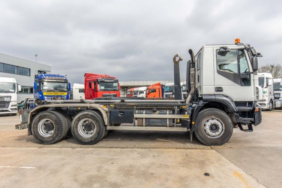 IVECO TRAKKER 410 - 121 499 KM TRAKKER 410 - 121 499 KM 2011 2 image 17