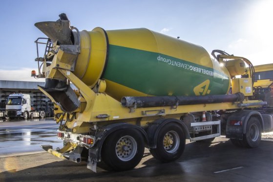 DE BUF MIXER/MALAXEUR/MISCHER-10M3 (gestuurd/gelenkt/dir./steering) De Buf MIXER/MALAXEUR/MISCHER-10M3 (gestuurd/gelenkt/d...