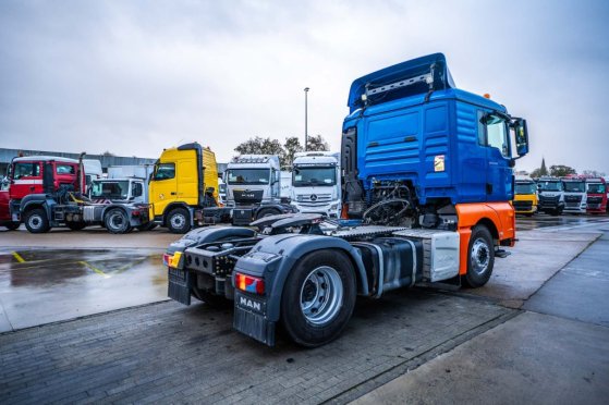 MAN TGX 18.420 XL BLS+INTARDER+HYDR. TGX 18.420 XL BLS+INTARDER+HYDR. 2017 2 Tractor Units image 19