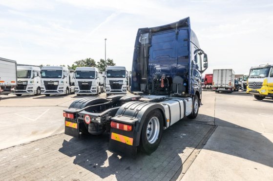 VOLVO FH 420 590 2015 2 Tractor Units image 17