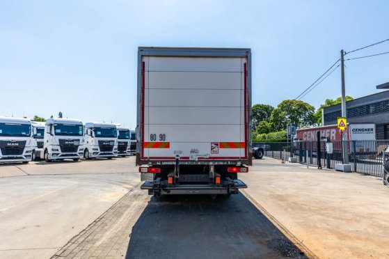 RENAULT D26.320-6x2+DHOLLANDIA 2T. D26.320-6x2+DHOLLANDIA 2T. 2017 2 image 6