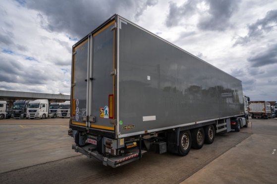CHEREAU CHEREAU+CARRIER 1950 MT+DHOLLANDIA 2.5T Chereau CHEREAU+CARRIER 1950 MT+DHOLLANDIA 2.5T 2015 2 Refrigerated semi t...