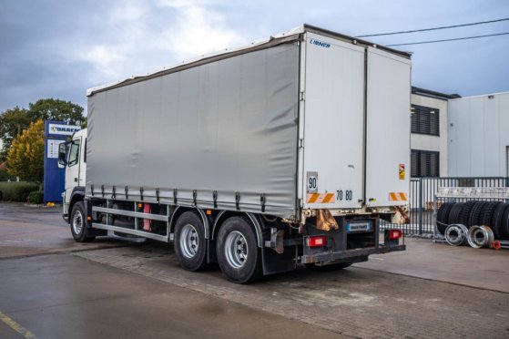 VOLVO FM 330-6x2-E5+10 pneus/tires+intarder FM 330-6x2-E5+10 pneus/tires+intarder 2010 2 image 79