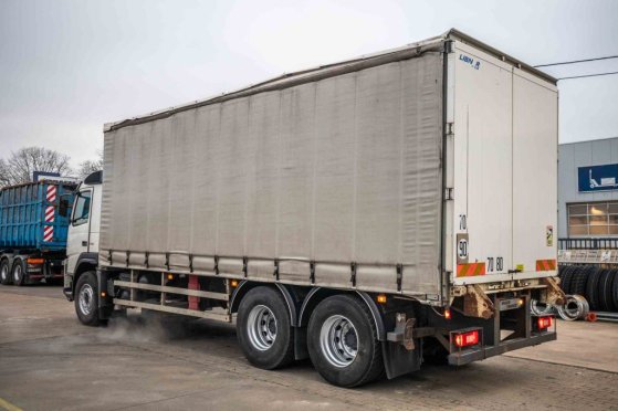 VOLVO FM 330+10 pneus/tires-intarder FM 330+10 pneus/tires-intarder 2010 2 image 79