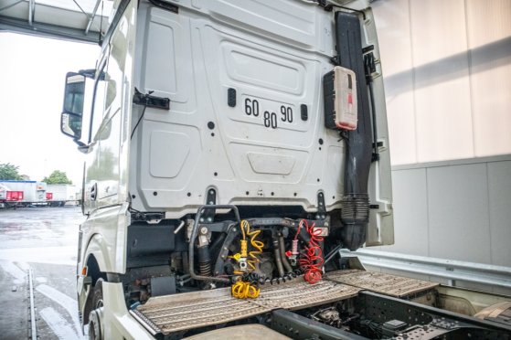 MERCEDES ACTROS 1845LS+E6+VOITH Mercedes-Benz ACTROS 1845LS+E6+VOITH 2014 2 Tractor Units image 5