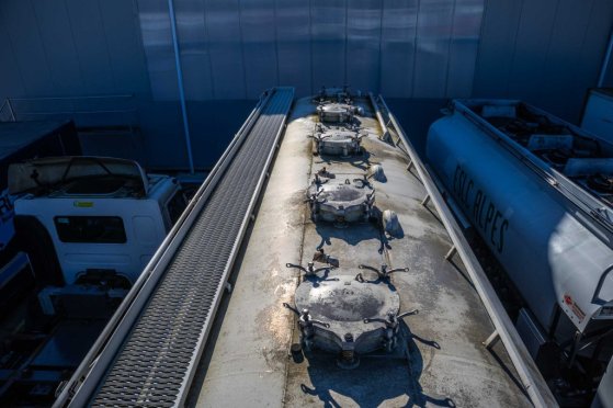 RENAULT PREMIUM 320 DXI+CITERNE ALIMENTAIRE ( engine problem) PREMIUM 320 DXI+CITERNE ALIMENTAIRE ( engine problem) 2007 2...