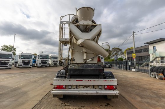 RENDERS BETON MIXER 12M3 + MOTOR (MALAXEUR/MISCHER) Renders BETON MIXER 12M3 + MOTOR (MALAXEUR/MISCHER) 2012 2 Concrete Mi...