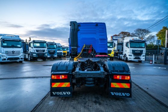 VOLVO FM 420 +KIPHYDR. FM 420 +KIPHYDR. 2018 2 Tractor Units image 21