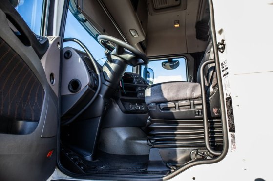 DAF XF 450-6X2 XF 450-6X2 2019 2 Tractor Units image 32