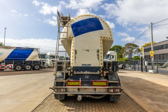 FELDBINDER EUT 40.3- 40.000 L CEMENT/CIMENT/ZEMENT Feldbinder EUT 40.3- 40.000 L CEMENT/CIMENT/ZEMENT 2012 2 Tanker semi t...