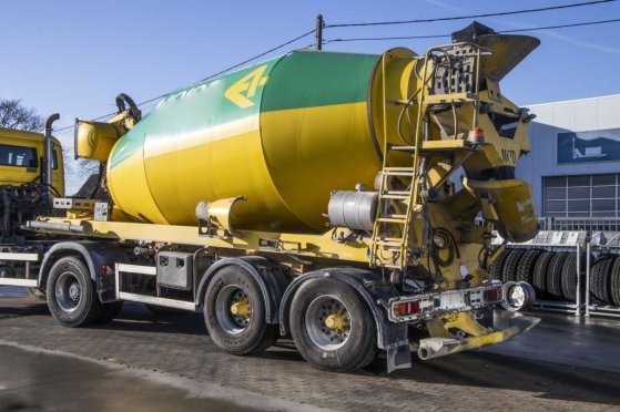 DE BUF MIXER/MALAXEUR/MISCHER-10M3 (gestuurd/gelenkt/dir./steering) De Buf MIXER/MALAXEUR/MISCHER-10M3 (gestuurd/gelenkt/d...
