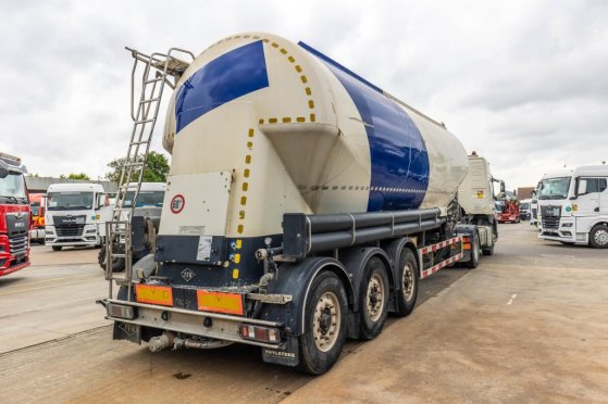 FELDBINDER EUT 40.3- 40.000 L CEMENT/CIMENT/ZEMENT Feldbinder EUT 40.3- 40.000 L CEMENT/CIMENT/ZEMENT 2011 2 Tanker semi t...