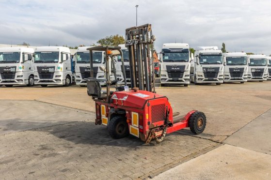 MOFFET RE4 - 45-1.444 H-4X4 Moffet RE4 - 45-1.444 H-4X4 2004 2 Forklift image 5