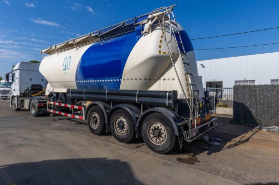 FELDBINDER EUT 40.3- 40.000 L CEMENT/CIMENT/ZEMENT Feldbinder EUT 40.3- 40.000 L CEMENT/CIMENT/ZEMENT 2012 2 Tanker semi t...