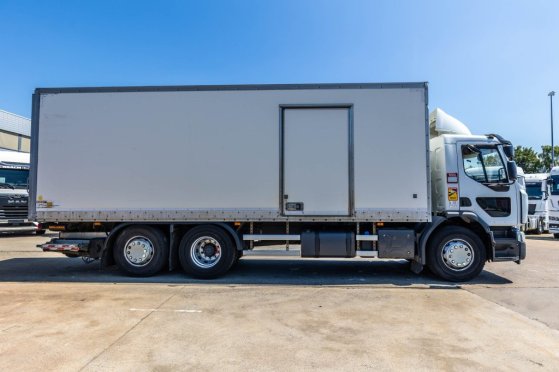 RENAULT D26.320-6x2+DHOLLANDIA 2T. D26.320-6x2+DHOLLANDIA 2T. 2017 2 image 6
