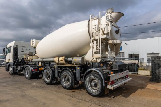 RENDERS BETON MIXER 12M3 + MOTOR (MALAXEUR/MISCHER) Renders BETON MIXER 12M3 + MOTOR (MALAXEUR/MISCHER) 2012 2 Concrete Mi...