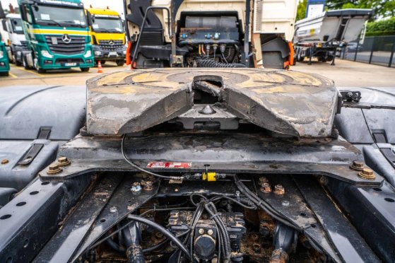 MAN TGX 33.560 XLX BLS+BIG AXLES+INTARDER TGX 33.560 XLX BLS+BIG AXLES+INTARDER 2015 2 Tractor Units image 6