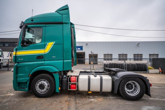 MERCEDES ACTROS 1845 LS Mercedes-Benz ACTROS 1845 LS 2015 2 Tractor Units image 36