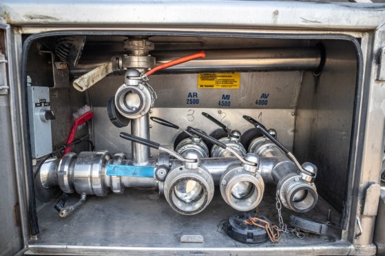 RENAULT KERAX 380+MAGYAR INOX 11000L/3COMP./MELK/LAIT/MILCH KERAX 380+MAGYAR INOX 11000L/3COMP./MELK/LAIT/MILCH 2012 2 ima...