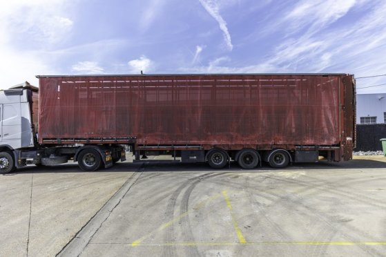 LECITRAILER CUELLO CISNE 3E-RD+DOUBLE ETAGE+DHOLLANDIA 2TON Lecitrailer CUELLO CISNE 3E-RD+DOUBLE ETAGE+DHOLLANDIA 2TON 20...
