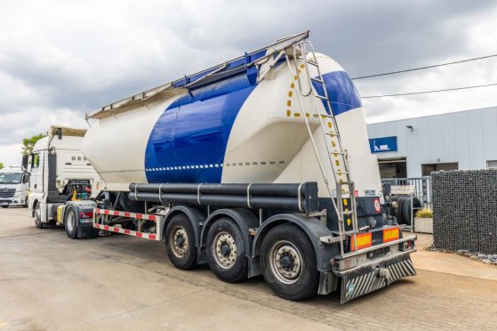 FELDBINDER EUT 40.3- 40.000 L CEMENT/CIMENT/ZEMENT Feldbinder EUT 40.3- 40.000 L CEMENT/CIMENT/ZEMENT 2011 2 Tanker semi t...