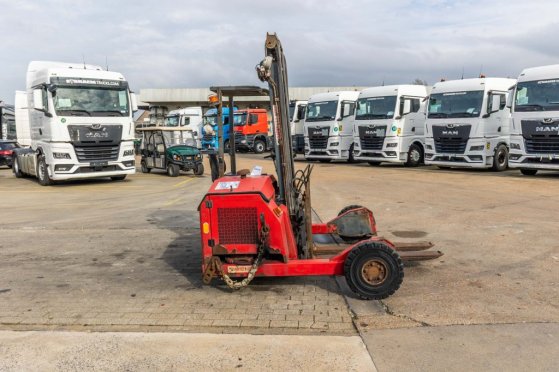 MOFFET RE4 - 45-1.444 H-4X4 Moffet RE4 - 45-1.444 H-4X4 2004 2 Forklift image 6