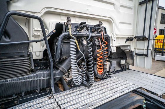 MAN TGX 18.440 XLX BLS TGX 18.440 XLX BLS 2016 2 Tractor Units image 6