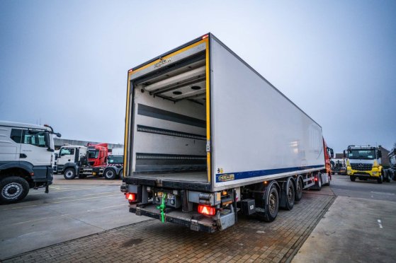 CHEREAU CHEREAU+CARRIER VECTOR 1950 MULTI TEMP. Chereau CHEREAU+CARRIER VECTOR 1950 MULTI TEMP. 2013 2 Refrigerated semi t...