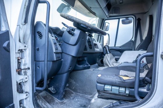 RENAULT PREMIUM 320 DXI+CITERNE ALIMENTAIRE ( engine problem) PREMIUM 320 DXI+CITERNE ALIMENTAIRE ( engine problem) 2007 2...