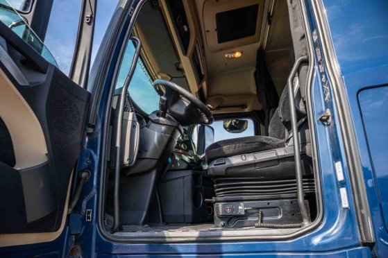 MERCEDES ACTROS 1848 LS Mercedes-Benz ACTROS 1848 LS 2015 2 Tractor Units image 7