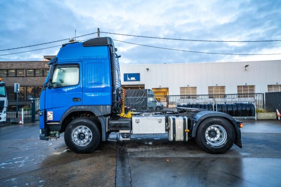 VOLVO FM 420 +KIPHYDR. FM 420 +KIPHYDR. 2018 2 Tractor Units image 23