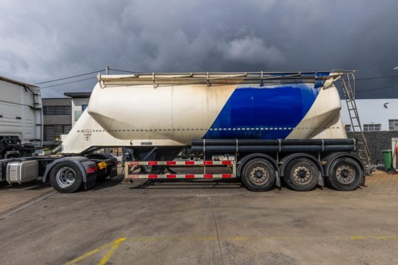 FELDBINDER EUT 40.3- 40.000 L CEMENT/CIMENT/ZEMENT Feldbinder EUT 40.3- 40.000 L CEMENT/CIMENT/ZEMENT 2012 2 Tanker semi t...