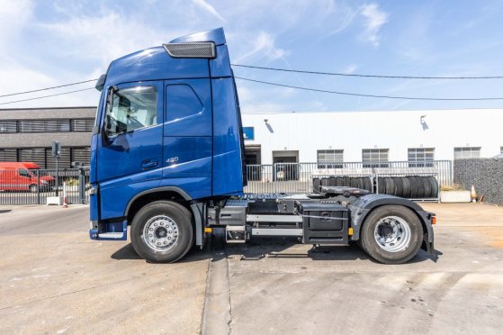 VOLVO FH 420 590 2015 2 Tractor Units image 20