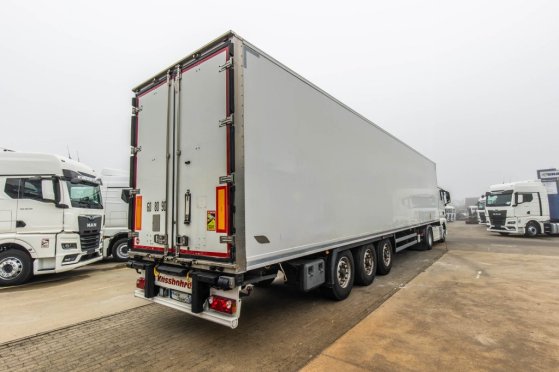KASSBOHRER KASSBOHRER+CARRIER VECTOR 1550 MONO Kässbohrer KASSBOHRER+CARRIER VECTOR 1550 MONO 2017 2 Refrigerated semi tra...