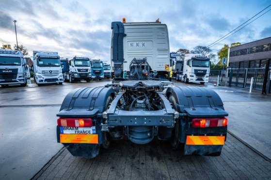 VOLVO FMX 460 GLOB + HYDR FMX 460 GLOB + HYDR 2017 2 Tractor Units image 8