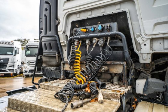 MAN TGS 18.480 BLS - 4X4 (Cardan) TGS 18.480 BLS - 4X4 (Cardan) 2015 2 Tractor Units image 8