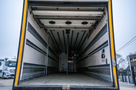 CHEREAU CHEREAU+CARRIER VECTOR 1950 MULTI TEMP. Chereau CHEREAU+CARRIER VECTOR 1950 MULTI TEMP. 2013 2 Refrigerated semi t...