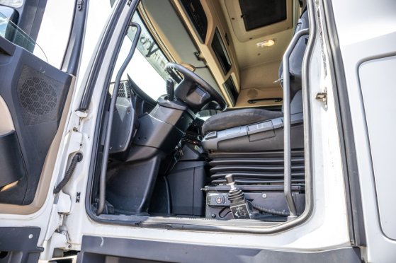 MERCEDES AROCS 1845 HAD + HYDR. AROCS 1845 HAD + HYDR. 2017 2 Tractor Units image 23