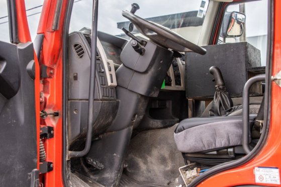 VOLVO FE 300 - 172 890 KM FE 300 - 172 890 KM 2011 2 Tipper trucks image 21