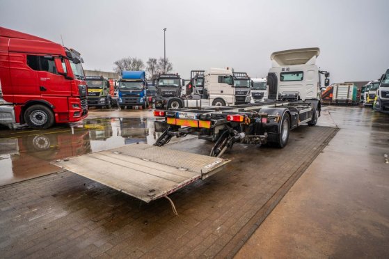 RENAULT D19 WIDE 320 DXI + DHOLLANDIA 2T. D19 WIDE 320 DXI + DHOLLANDIA 2T. 2018 2 image 8