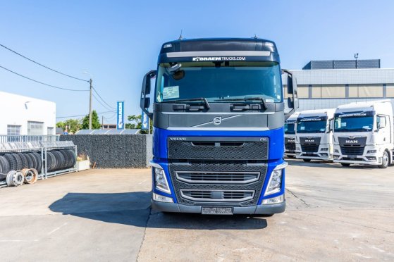VOLVO FH 420 590 2015 2 Tractor Units image 8