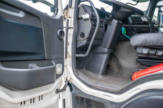 VOLVO FM 330+10 pneus/tires-intarder FM 330+10 pneus/tires-intarder 2010 2 image 38