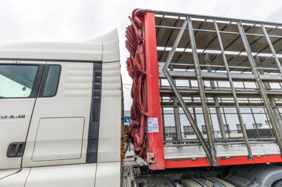 LECITRAILER CUELLO CISNE 3E-RD+DOUBLE ETAGE+DHOLLANDIA 2TON Lecitrailer CUELLO CISNE 3E-RD+DOUBLE ETAGE+DHOLLANDIA 2TON 20...