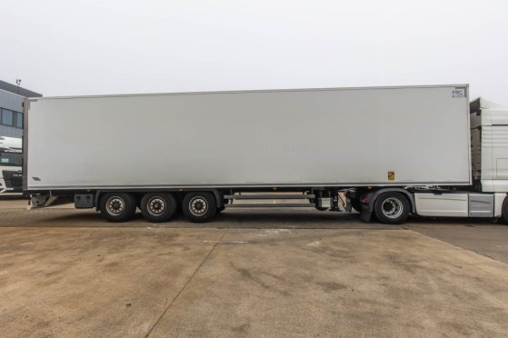 KASSBOHRER KASSBOHRER+CARRIER VECTOR 1550 MONO Kässbohrer KASSBOHRER+CARRIER VECTOR 1550 MONO 2017 2 Refrigerated semi tra...