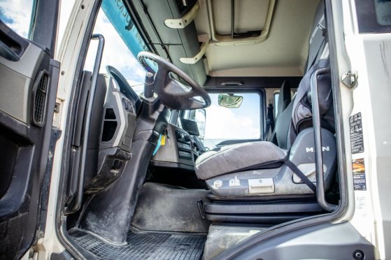 MAN TGS 32.400BB+LIEBHERR 8M³+BAND/TAPIS 16m TGS 32.400BB+LIEBHERR 8M³+BAND/TAPIS 16m 2014 2 image 9