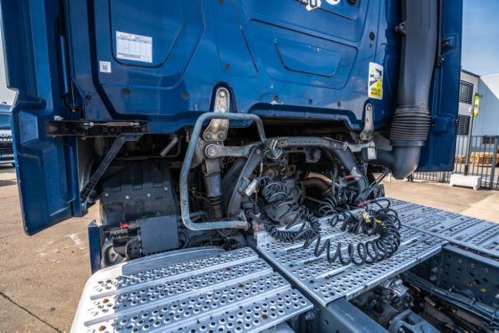 MERCEDES ACTROS 1846 LS Mercedes-Benz ACTROS 1846 LS 2017 2 Tractor Units image 8