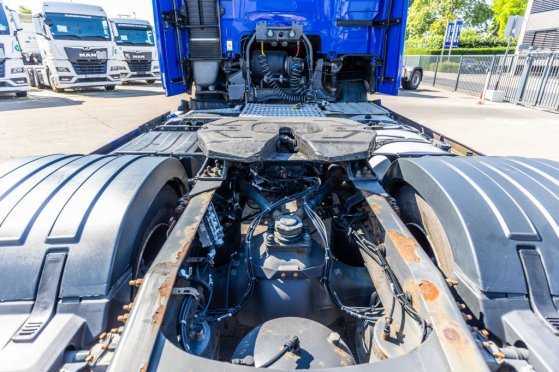 VOLVO FH 420 590 2015 2 Tractor Units image 9