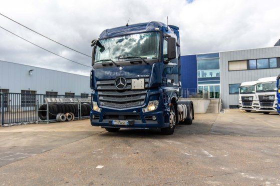 MERCEDES ACTROS 1846 LS +ADR Mercedes-Benz ACTROS 1846 LS +ADR 2018 2 Tractor Units image 37