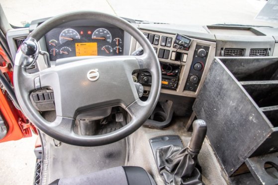 VOLVO FE 300 - 172 890 KM FE 300 - 172 890 KM 2011 2 Tipper trucks image 36