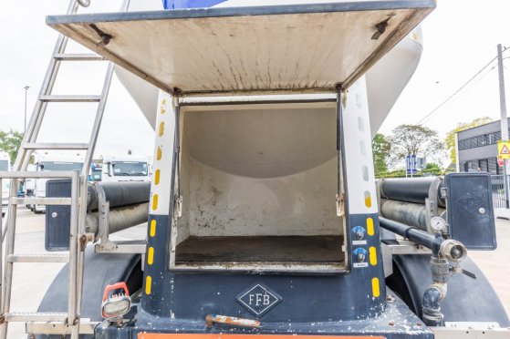 FELDBINDER EUT 40.3- 40.000 L CEMENT/CIMENT/ZEMENT Feldbinder EUT 40.3- 40.000 L CEMENT/CIMENT/ZEMENT 2011 2 Tanker semi t...